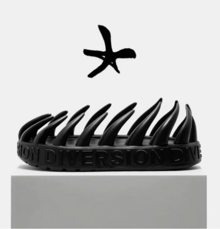 THE XO FRAME SANDAL